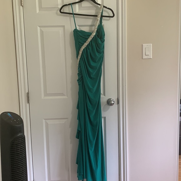 Long Dress, one shoulder Green and white silver. Size xs prom or for wedding - Picture 3 of 6